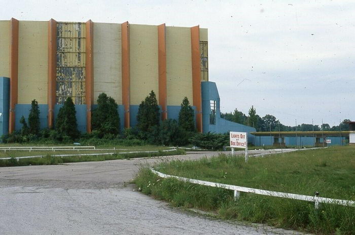 Vista Drive-In Theatre - Vista 2 7-1982